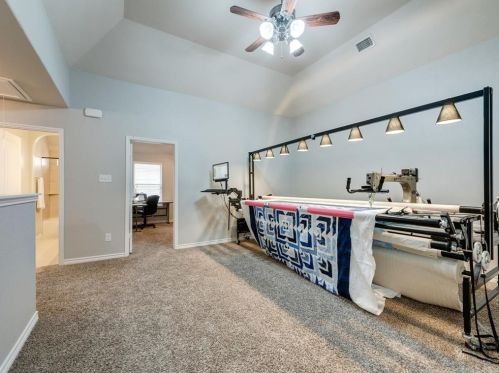 8753 Running River Ln, Fort Worth TX  76131-3373 exterior