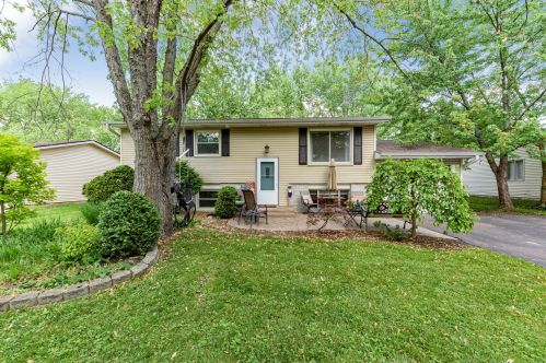 172 Shady Ln, Lemont, IL 60440-1616