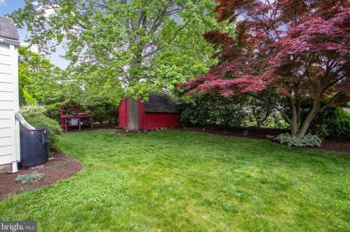 29 Wolf Dr, Trenton NJ 08610-1122 exterior