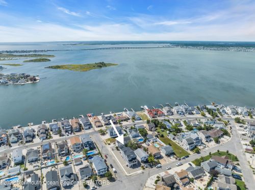 19 Sturgis Rd, Lavallette NJ 08735-2843 exterior