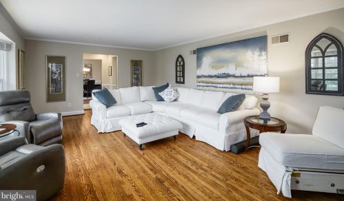 348 Kings Hwy, Tavistock NJ 08033-1205 exterior