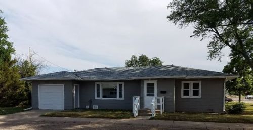 920 6th St, Roscoe, NE 69153-1818