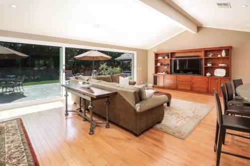 1079 Los Altos Ave, Los Altos CA 94022-1018 exterior