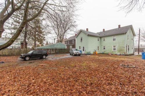13 Hope St, Lincoln, RI 02865-1916