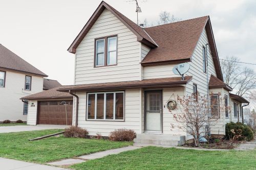 308 3rd Ave, Goodhue, MN 55027-9103