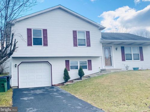 2009 Continental Dr, Harrisburg, PA 17110-3461