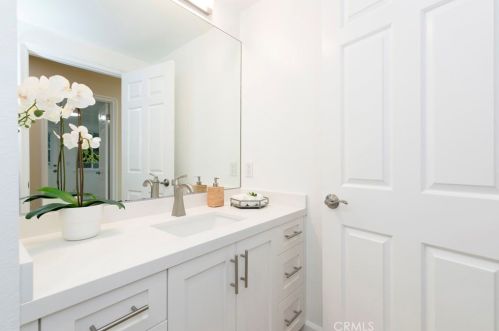 815 Moorside Dr, Glendale CA  91207-1135 exterior