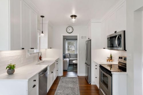 2106 Highland Pkwy, Saint Paul MN  55116-1311 exterior