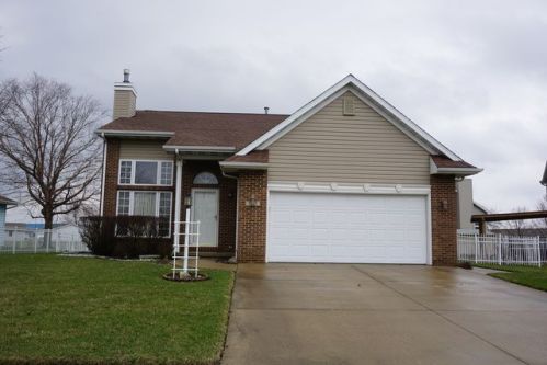 3213 Clayton Rd, Champaign, IL 61822-7341