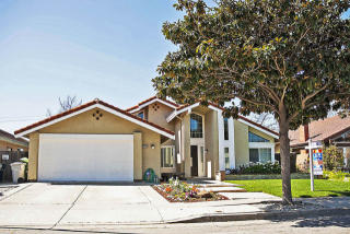 33295 Sandpiper Pl, Fremont, CA 94555-1148