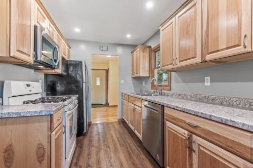 261 Gresham Ave, Saint Paul MN  55128-3916 exterior