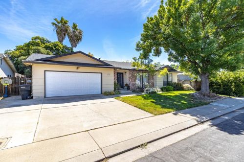 2716 Darius Ln, Modesto, CA 95355-1918