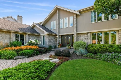 1130 Lismore Dr, Des Plaines, IL 60016-8709