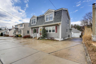 401 Ringwood Ave, Midvale, NJ 07465-2205