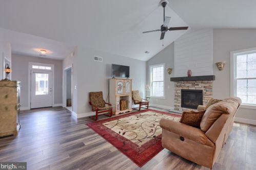 412 Constitution Dr, Ephrata PA  17522 exterior