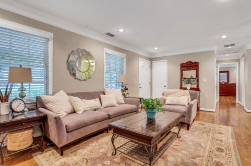 1447 Cortez Ln, Atlanta, GA 30319-3909