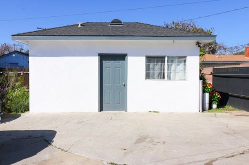 2314 Bristol St, Santa Ana CA  92704-5721 exterior
