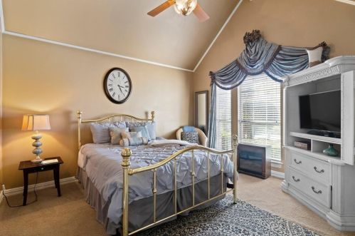 2106 Shari Ln, Garland TX 75043-1459 exterior