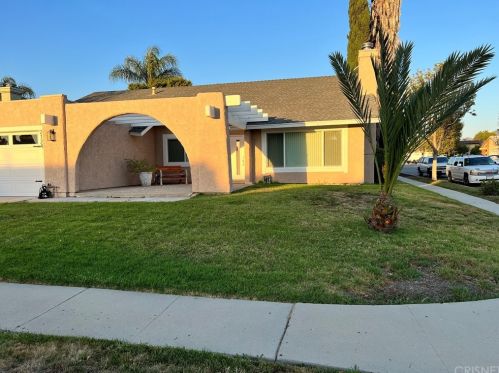 2124 Connell Ave, Simi Valley, CA 93063-3512