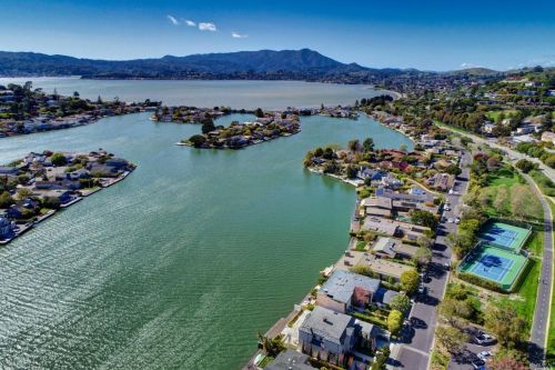 72 Lagoon Rd, Tiburon, CA 94920-2349