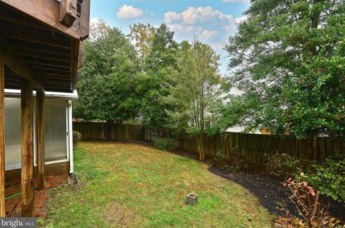 5074 Queens Wood Dr, Springfield VA  22015-1530 exterior