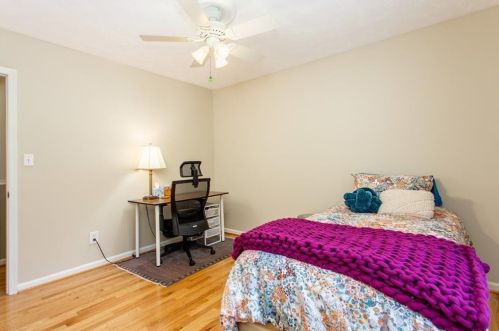 6889 Lockridge Dr, Atlanta GA  30360-1514 exterior