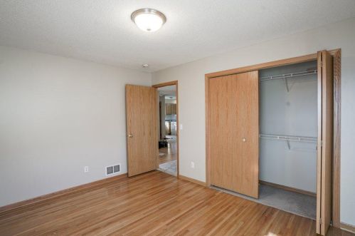 506 2nd Ave, Saint Paul MN  55112-6824 exterior