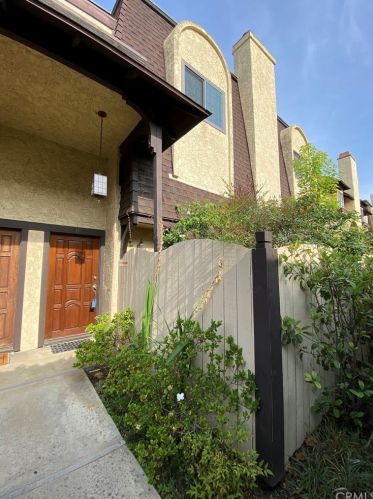 881 Huntington Dr, Arcadia, CA 91007-9007