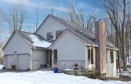 132 Hatch Hill Rd, Vernon, CT 06066-6008