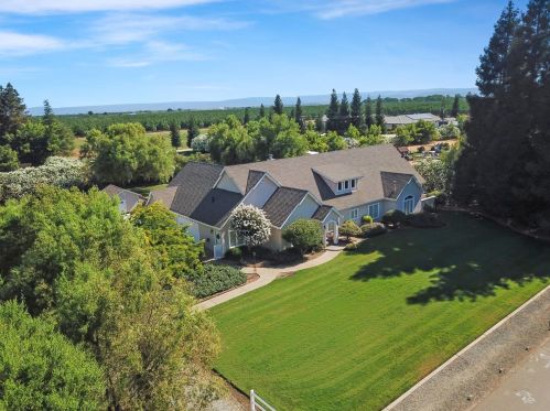 513 Saddleback Dr, Arboga, CA 95901-3148