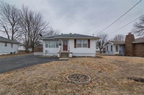 134 Canterbury St, Fort Russell, IL 62010-1708