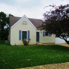 1513 Brenda Ct, Springfield, IL 62702-3667