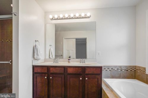 1307 Autumn Brook Ave, Silver Spring MD  20906-6752 exterior