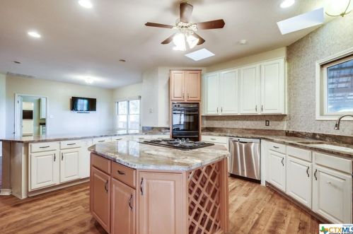 180 Elm Vly Dr, Spring Branch TX 78163-1821 exterior