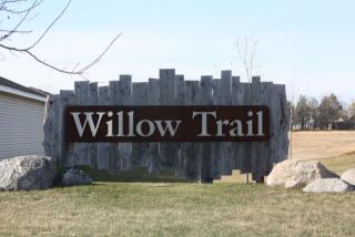 1252 Trail Ridge Rd, Brookings SD  57006-3606 exterior