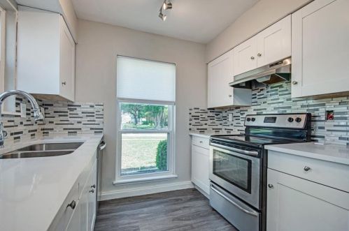 3451 Livingston Ln, Carrollton TX 75007-3212 exterior