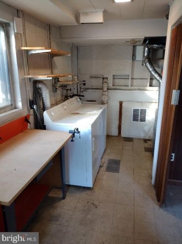 11706 Stonington Pl, Silver Spring MD 20902-1638 exterior