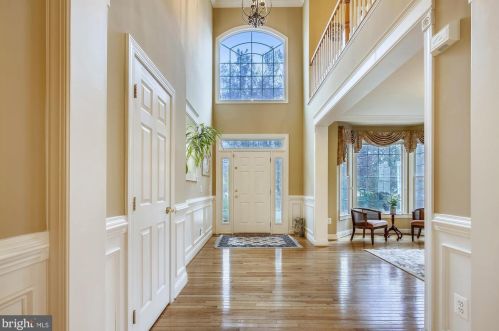 2226 Great Falls St, Falls Church, VA 22046-2304