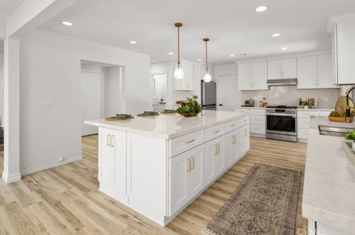 10272 Shadyridge Dr, Santa Ana CA  92705-1567 exterior