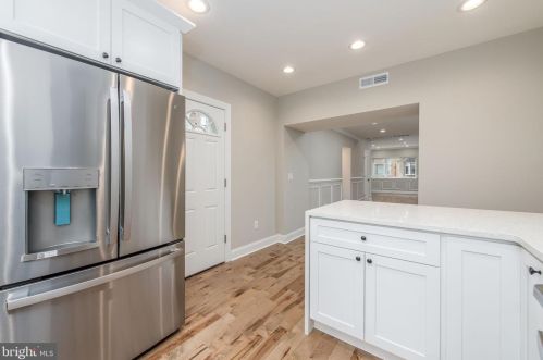 1621 10th St, Philadelphia PA 19148-1132 exterior