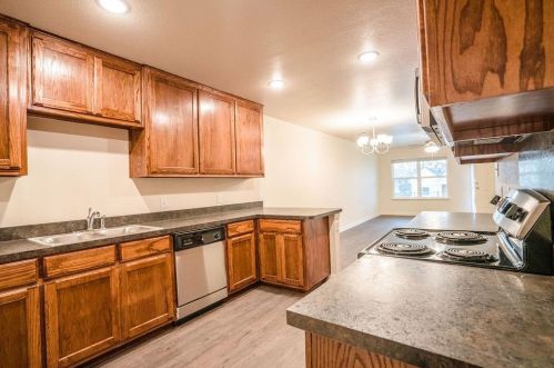 1034 Broadway Ave, Fort Worth, TX 76104-1159