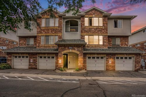 8956 Fox Dr, Denver CO  80260-8818 exterior