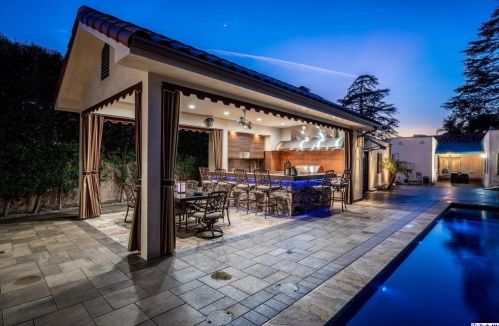 1570 Pacific Ave, Glendale CA  91202-1214 exterior