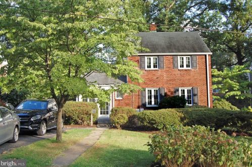 1612 Springwood Dr, Silver Spring MD  20910-2721 exterior