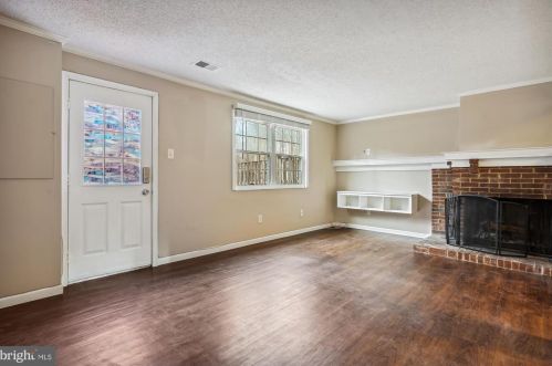 8675 Hickory Ridge Ct, Springfield VA  22153-3703 exterior