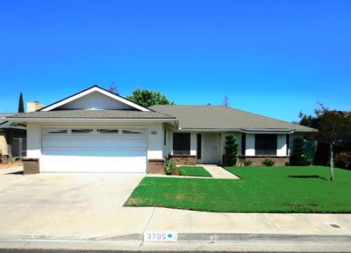 3705 Phillip Ave, Clovis, CA 93612-5800