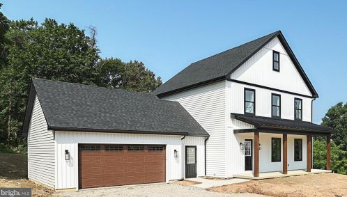 2606 Mount Zion Rd, York, PA 17406-6966
