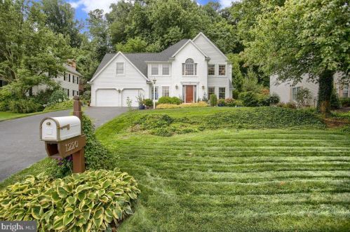 1220 Woodworth Dr, Lancaster, PA 17601-1661