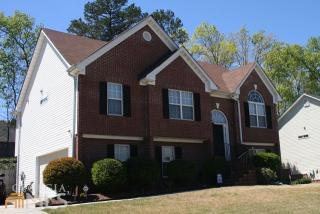 2092 Vintage Oaks Dr, Loganville, GA 30052-5161