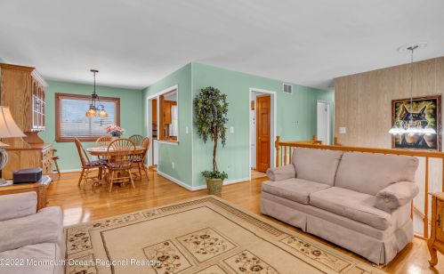 19 Pine Tree Dr, Berkeley Township, NJ 08721-1711